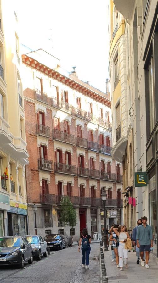 Gran Via. Salud. Puerta Del Sol. Callao. 마드리드 외부 사진
